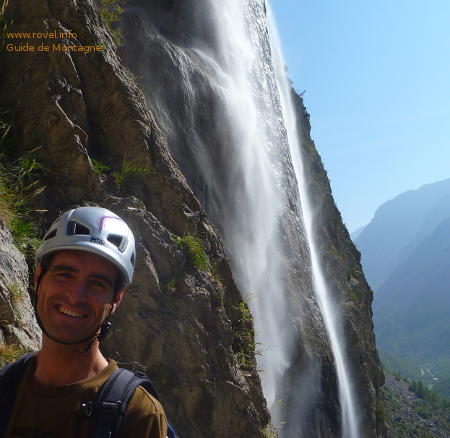 Escalade voie La Pisse Lazuli TD à coté de la cascade Escalade voie La Pisse Lazuli TD à coté de la cascade