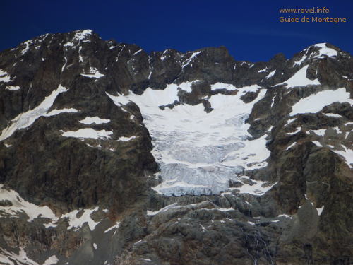 Ailefroide versant Sud Ouest : L'Orientale à droite Ailefroide versant Sud Ouest : L'Orientale à droite