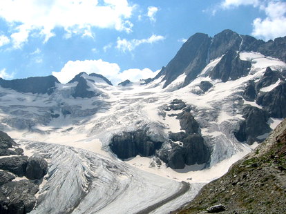 les Bans face Sud Est et le glacier de la Pilatte les Bans face Sud Est et le glacier de la Pilatte