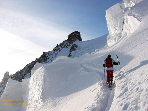 dans la montée au Dome des Ecrins à ski dans la montée au Dome des Ecrins à ski