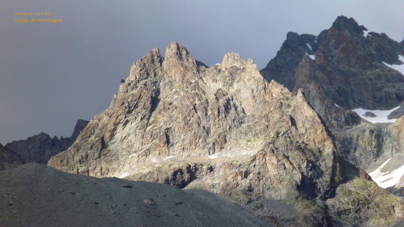 L'arête des cinéastes face Ouest L'arête des cinéastes face Ouest