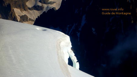 Pont de glace au Ecrins