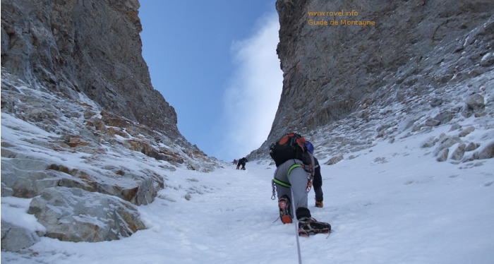 Montée dans le couloir Nord du Coup de Sabre Montée dans le couloir Nord du Coup de Sabre