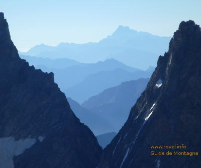 Le Viso au loin depuis les Ecrins  Le Viso au loin depuis les Ecrins