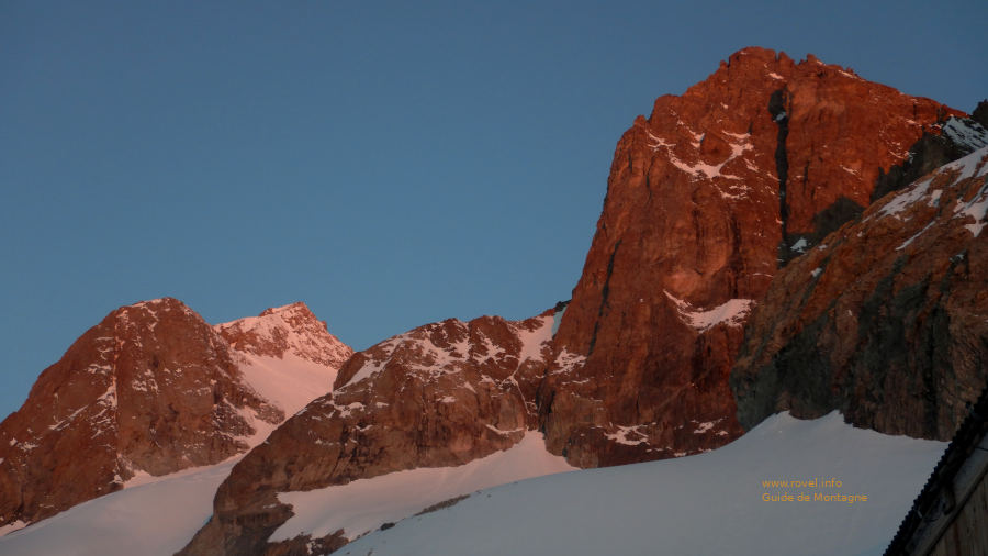 La Grande Ruine à ski de rando. Clic pour voir en grand ! La Grande Ruine à ski de rando.