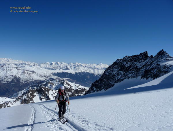 Ski de randonnée sur le glacier du Monêtier.  Ski de randonnée sur le glacier du Monêtier