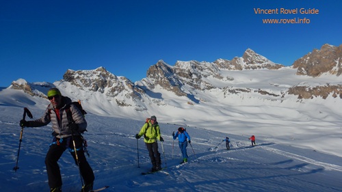 La montée vers la tête de Basei depuis Benevolo pour traverser sur le Valsavarenche La montée vers la tête de Basei depuis Benevolo pour traverser sur le Valsavarenche