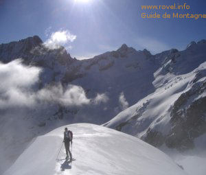 en raid à ski Oisans vers le Gioberney.  en raid à ski Oisans vers le Gioberney